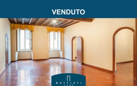 Piazza Capranica – Ampio appartamento nel Rione Colonna