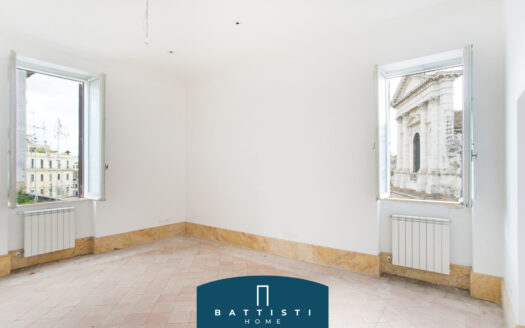 Ad. Via Giulia – Ultimo piano con affaccio panoramico
