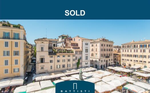 Campo de’ Fiori – Suggestive panoramic penthouse