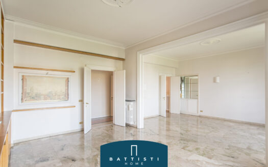 Ad. Piazza Mazzini – Ampio appartamento con ambienti luminosi