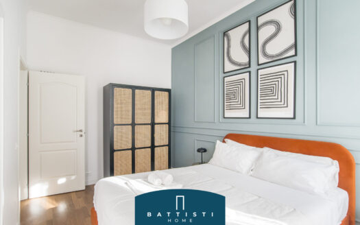 Via Sistina – Renovated apartment