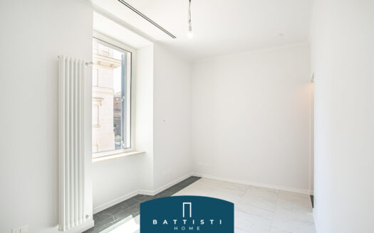 Via Aniene- three-room apartment with balcony