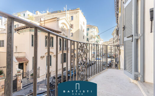 Via Aniene – Elegant three-room apartment with balcony