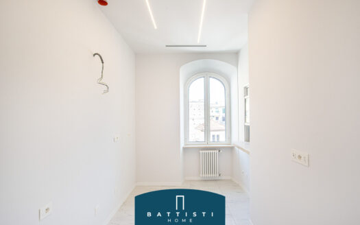 Via Aniene – Elegante trilocale in residenza storica