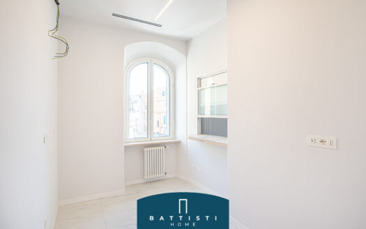 Via Aniene – Elegant three-room apartment in historic residence