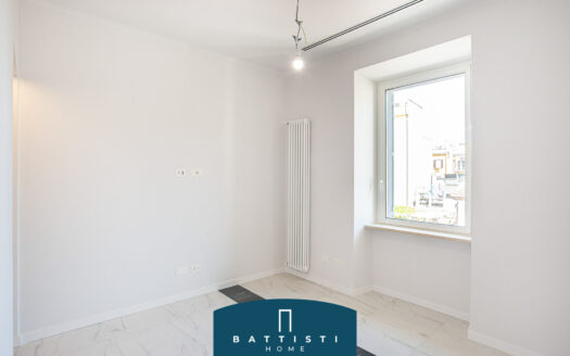 Via Aniene – Elegante trilocale in residenza storica