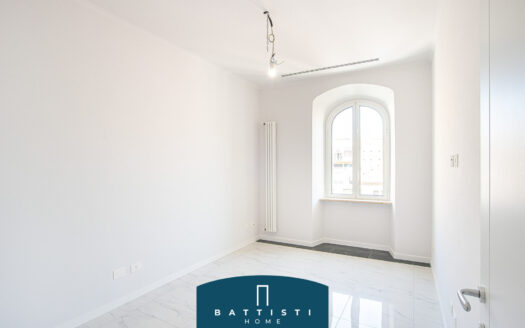Via Aniene – Elegante trilocale in residenza storica