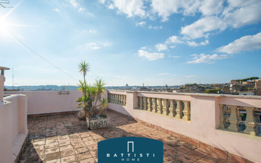 Piazza Barberini – Incantevole attico panoramico