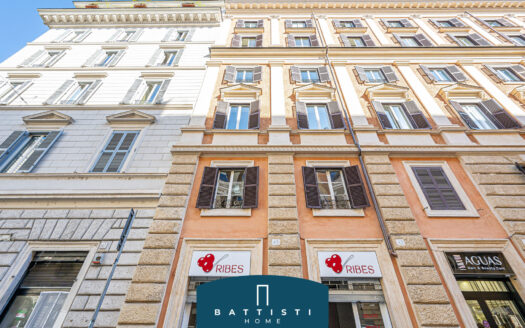 Ad. Piazza Cavour – Locale commerciale in posizione esclusiva