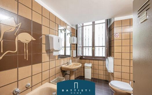 Ad. Piazza Mazzini – Office in a stately setting