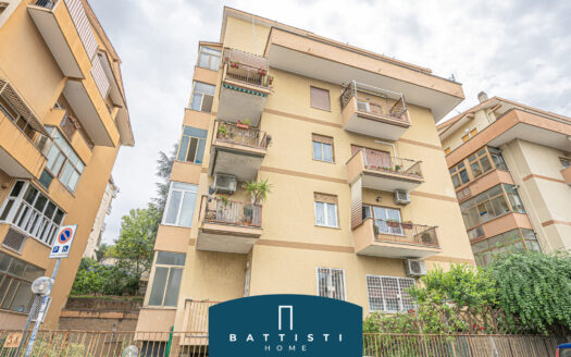 Gianicolense – Trilocale con ampio giardino privato